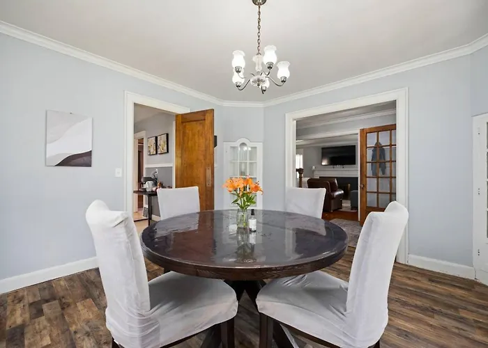 Comfortable Private | Shared Bath & Kitchen *