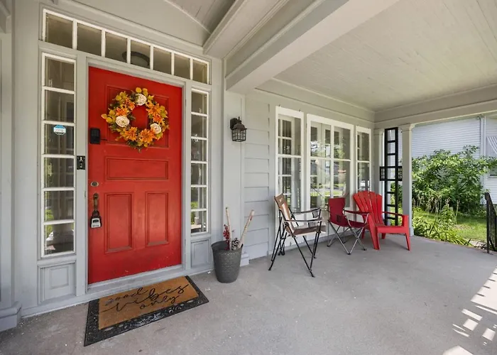 Comfortable Private | Shared Bath & Kitchen Apartment