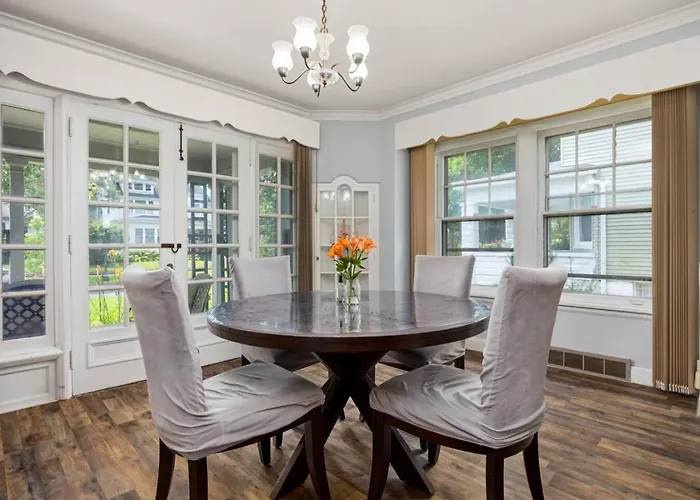 Comfortable Private | Shared Bath & Kitchen Apartment Peoria