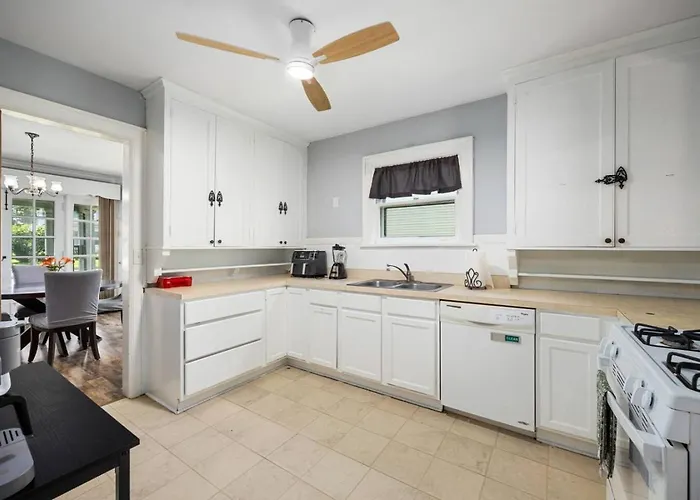 Comfortable Private | Shared Bath & Kitchen Peoria