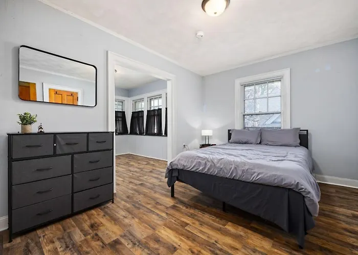 Comfortable Private | Shared Bath & Kitchen Apartment