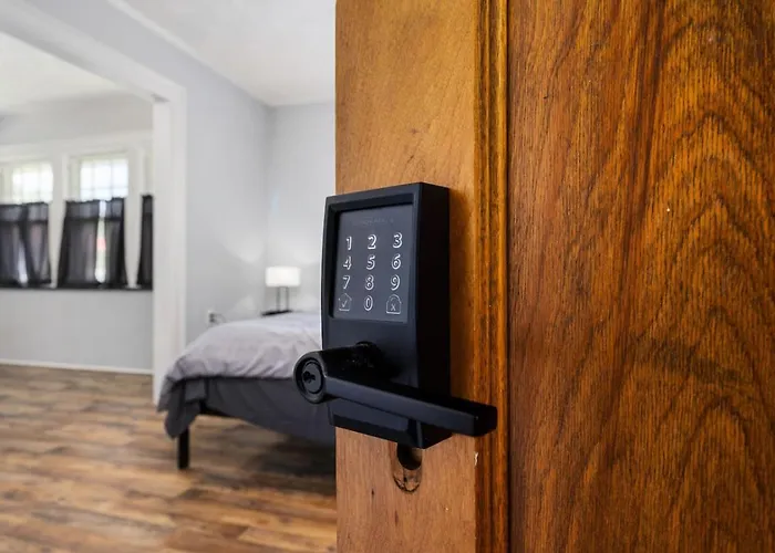 Comfortable Private | Shared Bath & Kitchen