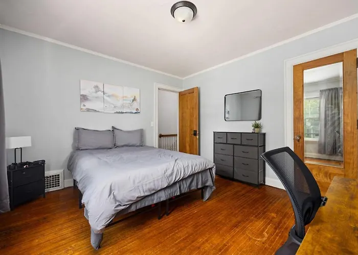 Comfortable Private | Shared Bath & Kitchen *