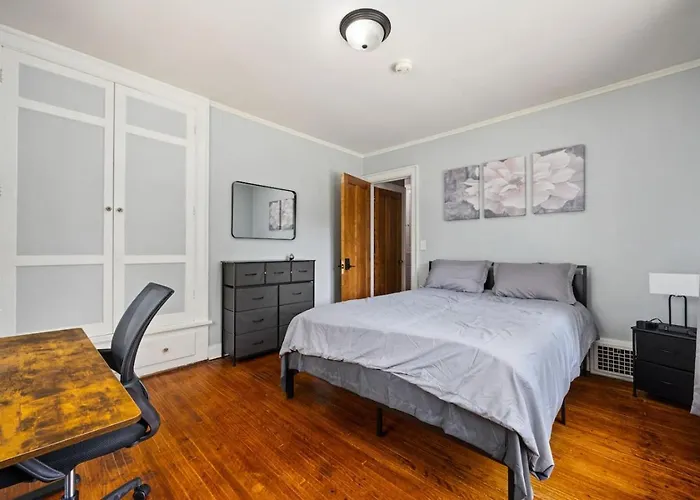 Comfortable Private | Shared Bath & Kitchen *